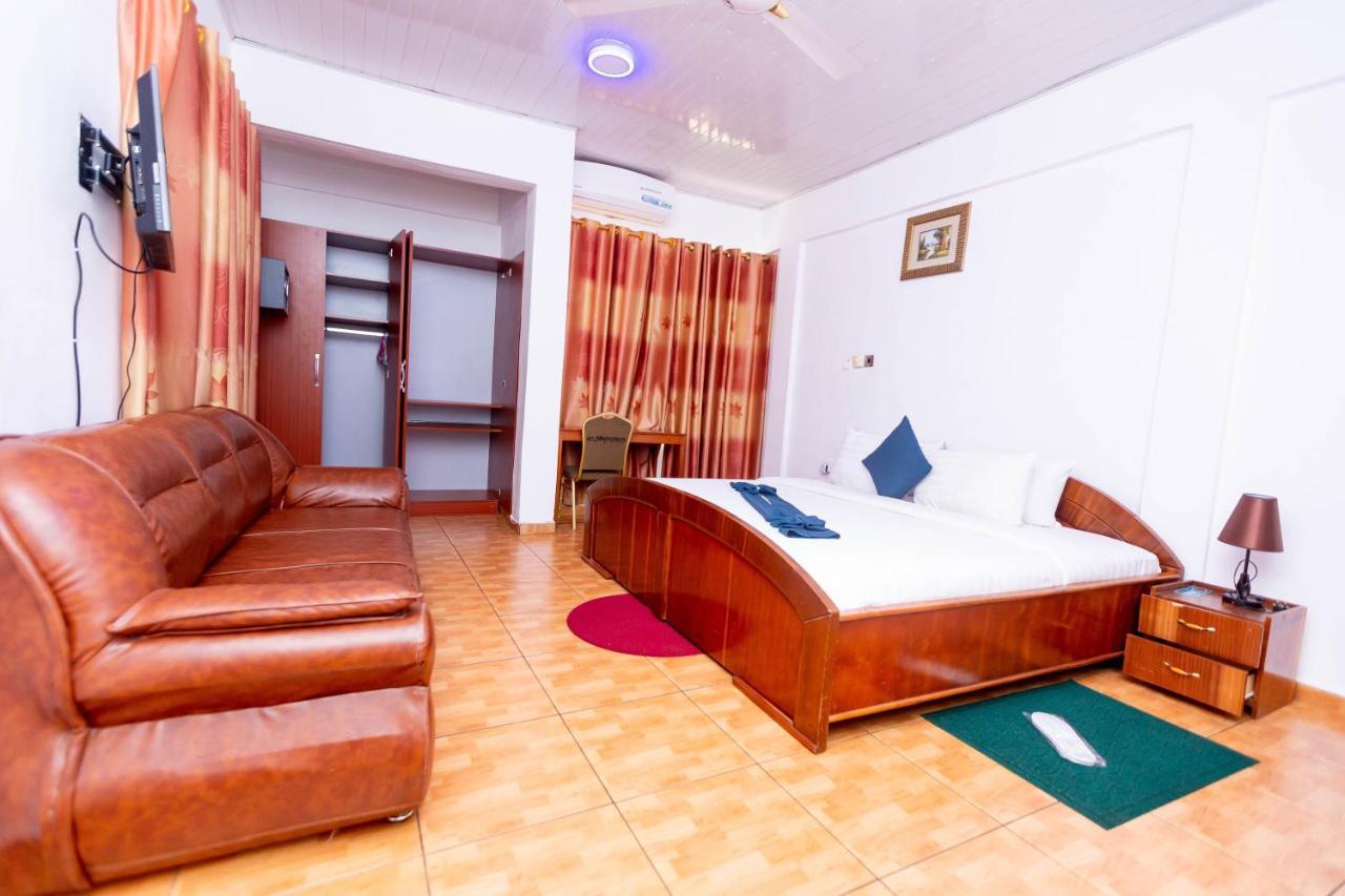 Sky Plus Hotel & Resort Exterior foto