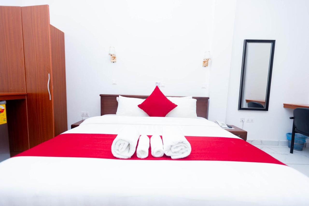 Sky Plus Hotel & Resort Exterior foto