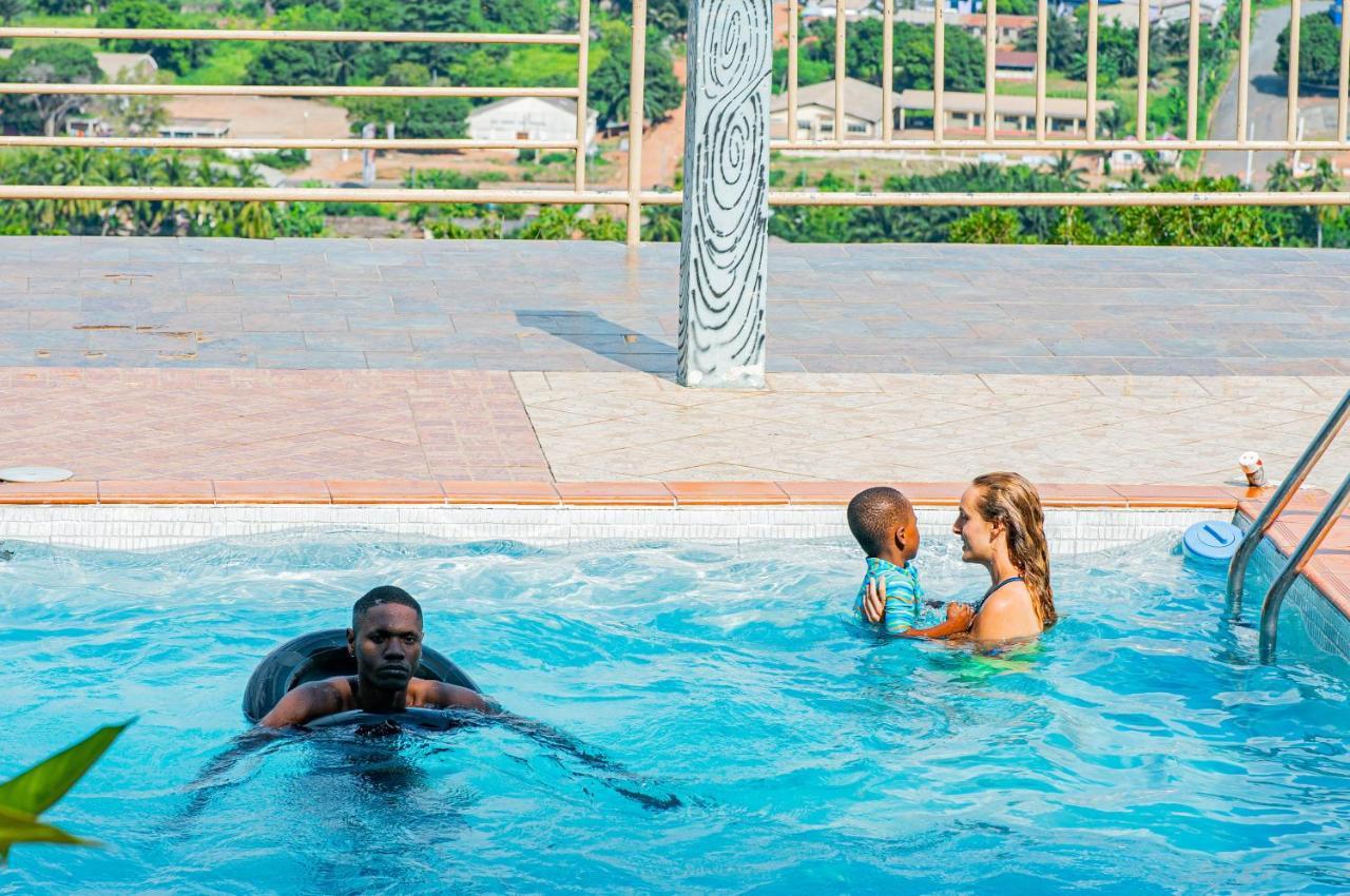 Sky Plus Hotel & Resort Exterior foto