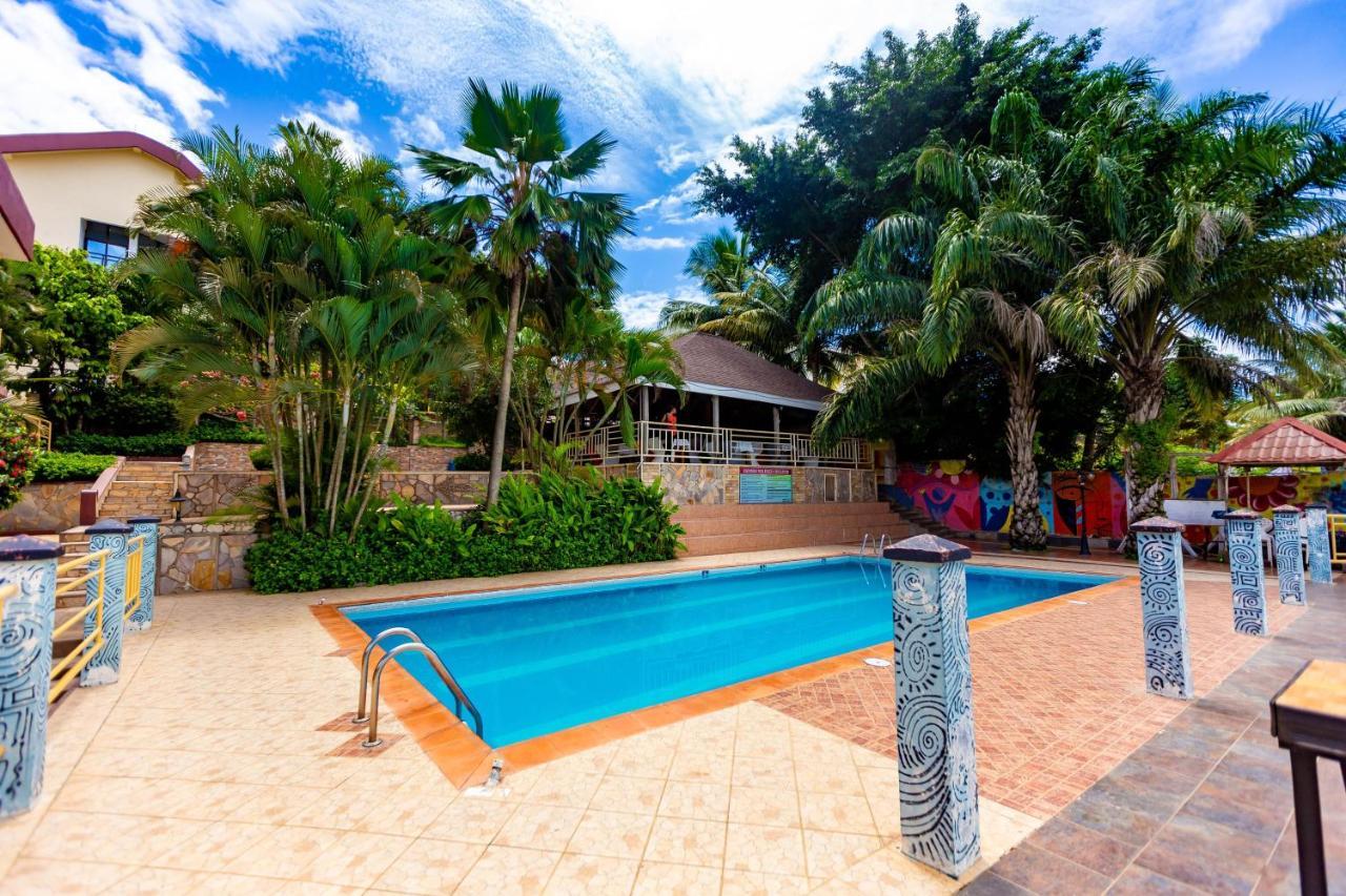 Sky Plus Hotel & Resort Exterior foto