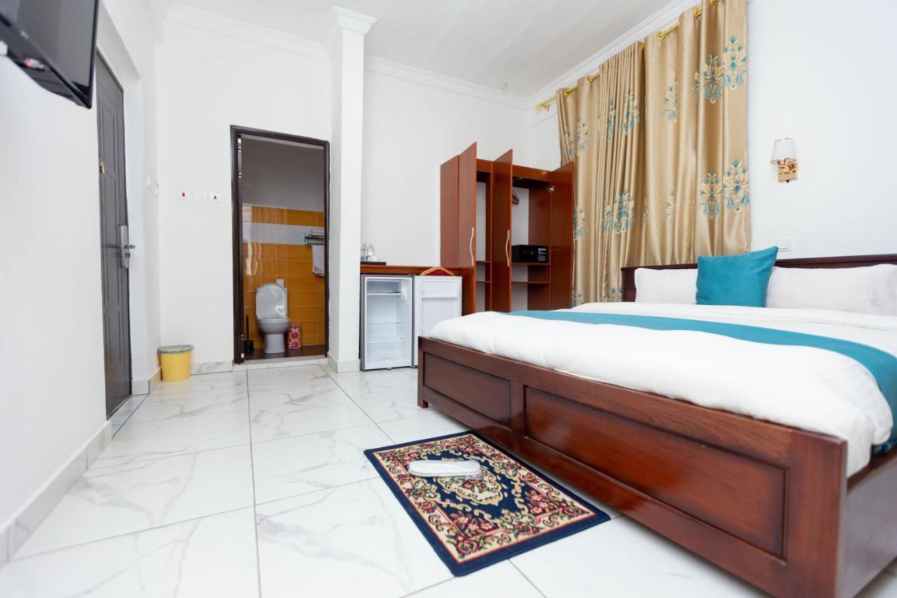 Sky Plus Hotel & Resort Exterior foto