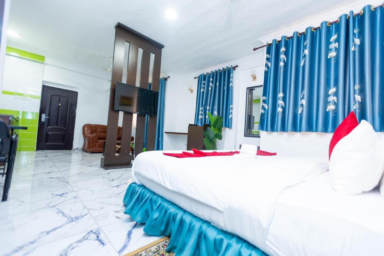 Sky Plus Hotel & Resort Exterior foto